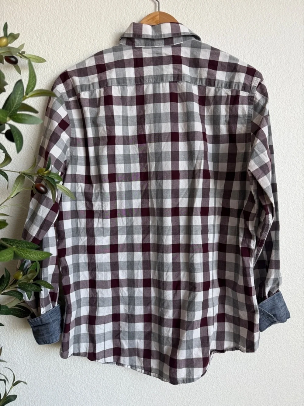 Banana Republic Plaid Button Down Shirt Slim Fit Burgundy Gray Men’s Size Large